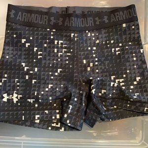 Under Armour Girls size small lot